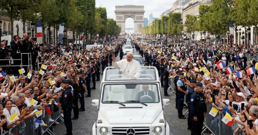 Pope Leo Paris Mass Draws 800,000 to Place de la Concorde